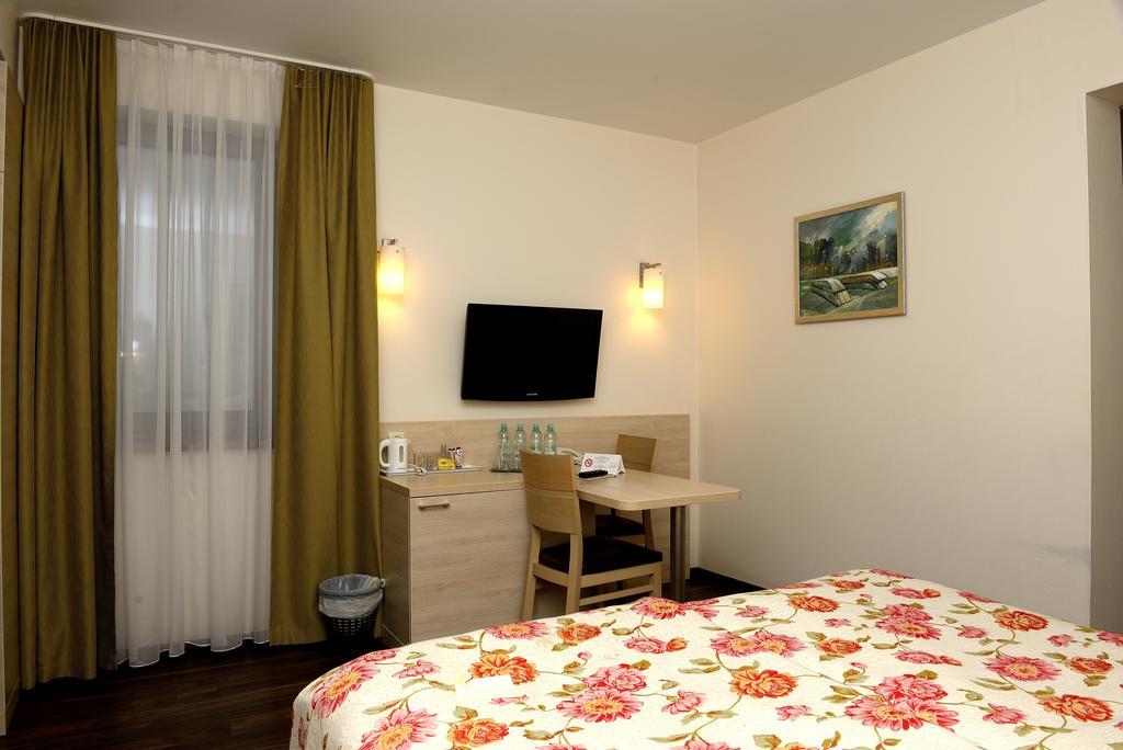Hotel Nad Przelomem Sromowce Niżne Kültér fotó